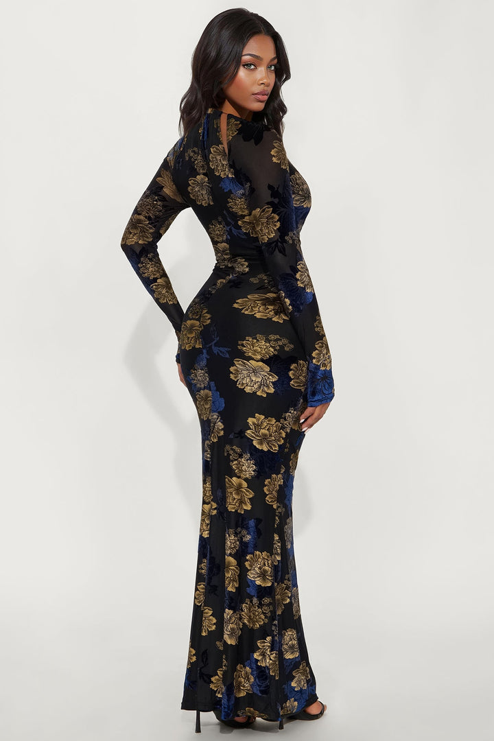 Don't Know Her Flocked Maxi Dress - Black/combo