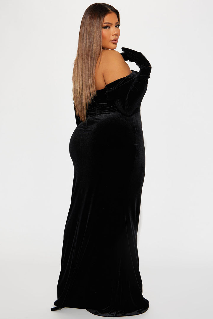 Fits Like A Glove Velvet Gown - Black