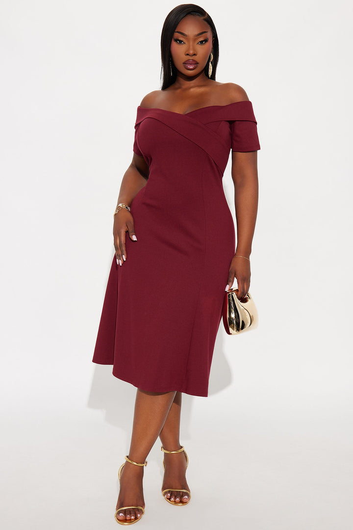 Addison Short Sleeve Ponte Midi Dress - Wine