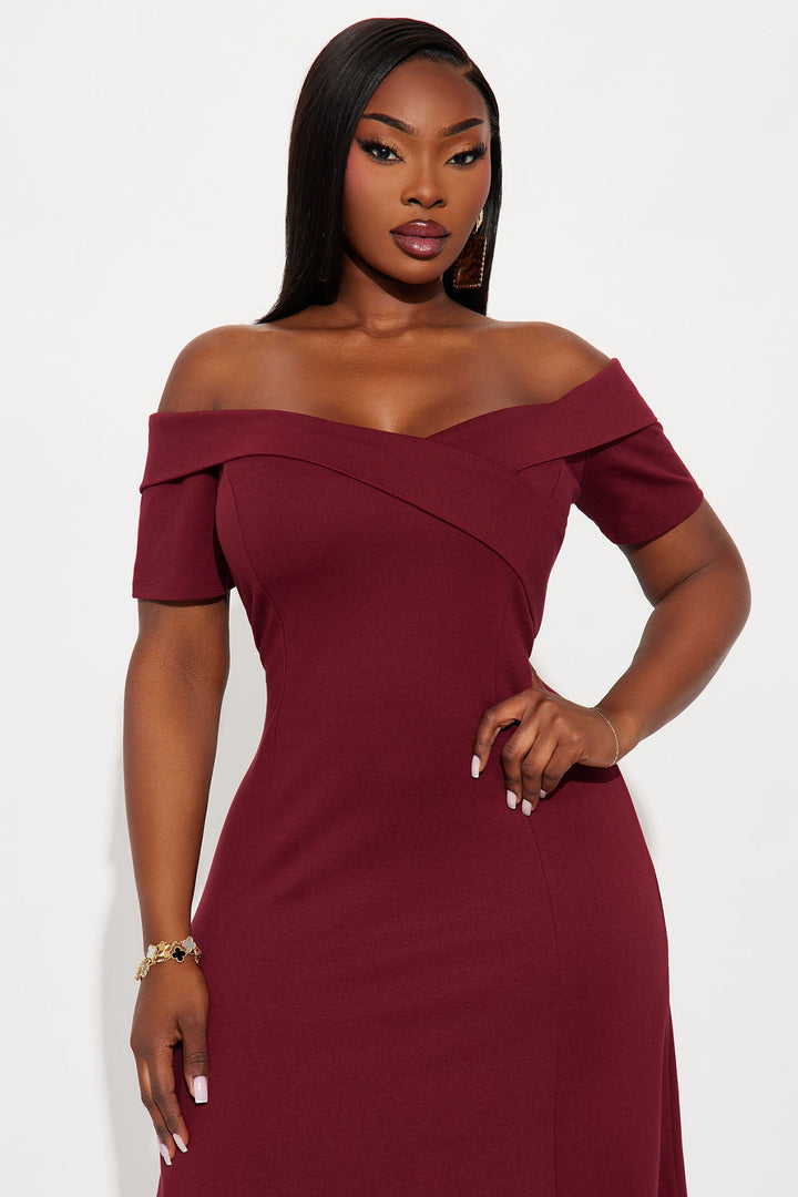 Addison Short Sleeve Ponte Midi Dress - Wine
