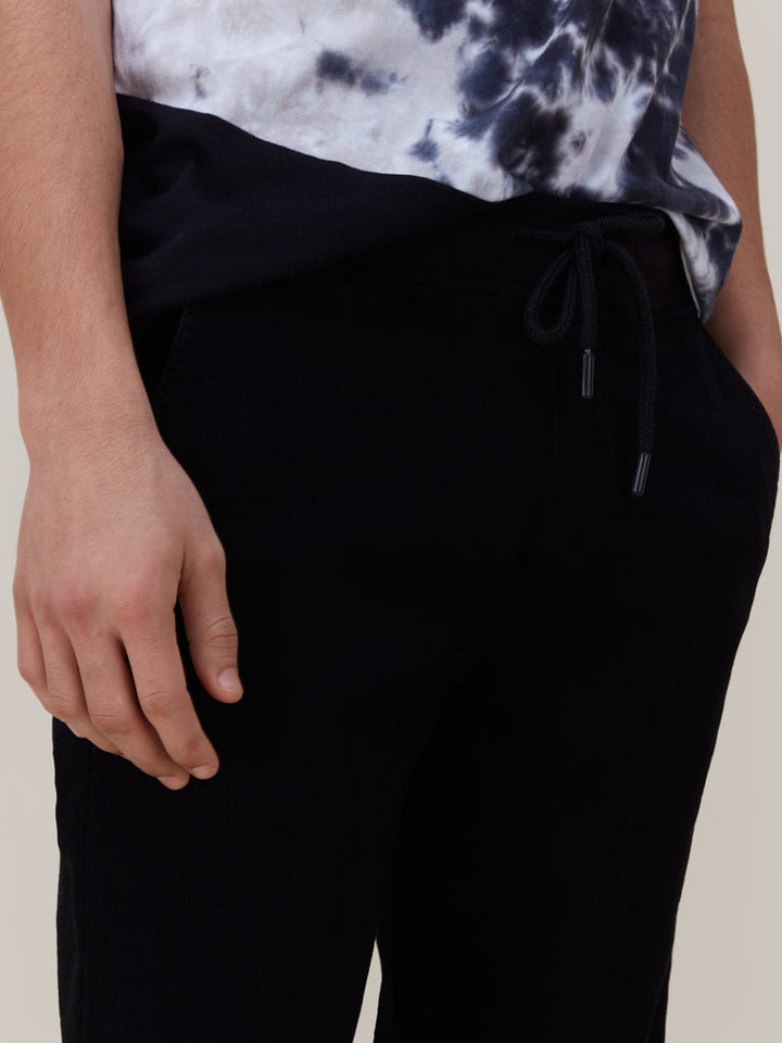 Nuon Black Slim - Fit Mid - Rise Jeans