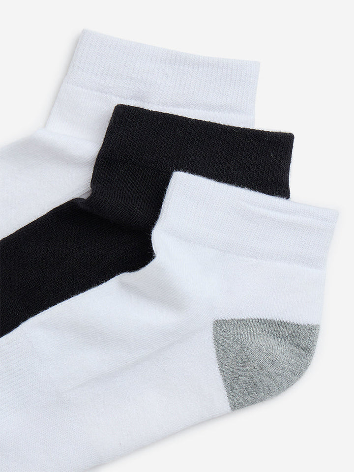 WES Lounge White Stripe Printed Cotton-Blend Socks - Pack of 3