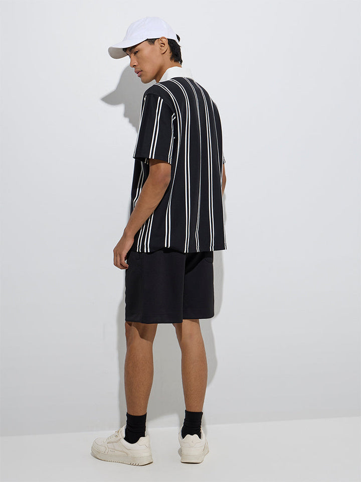 Studiofit Black Solid Relaxed-Fit Mid-Rise Shorts