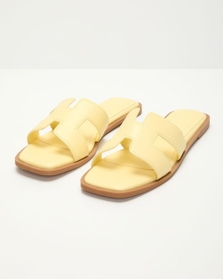Gordy Flat Sandal