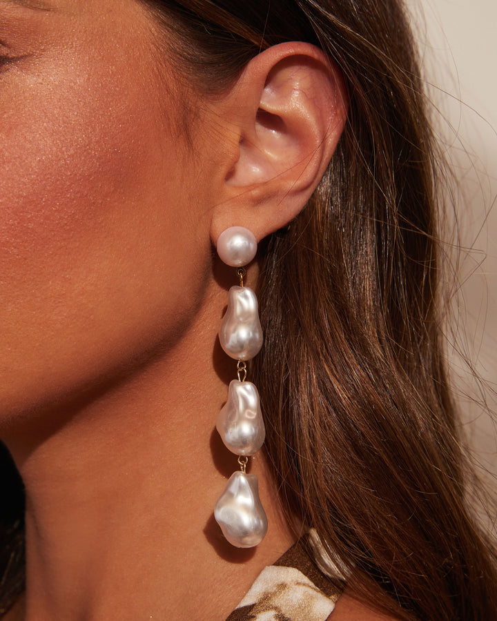 Dreamy Gem Pearl Drop Earrings Pearl O S