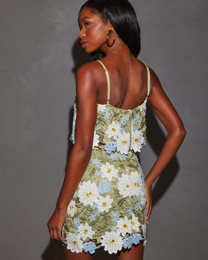 Daisy Floral Applique Sleeveless Crop Top